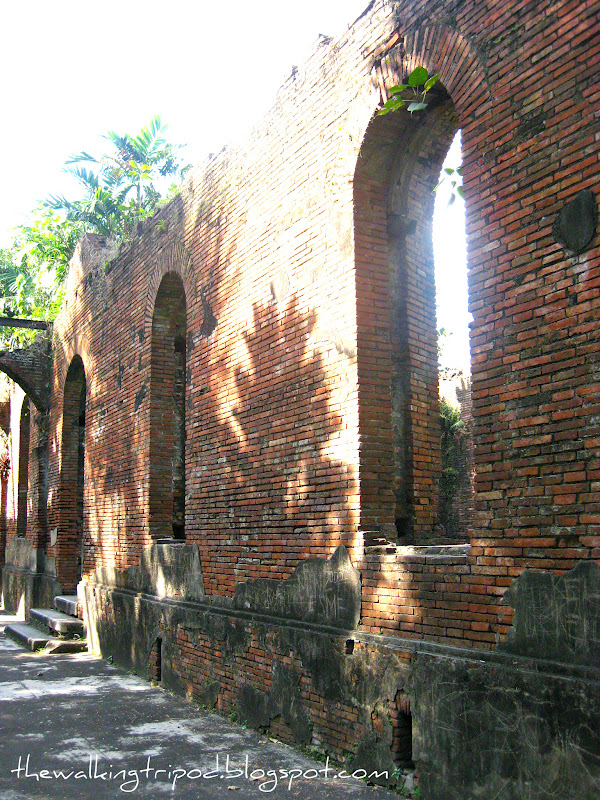 The Walking Tripod: Inside the Intramuros Walls