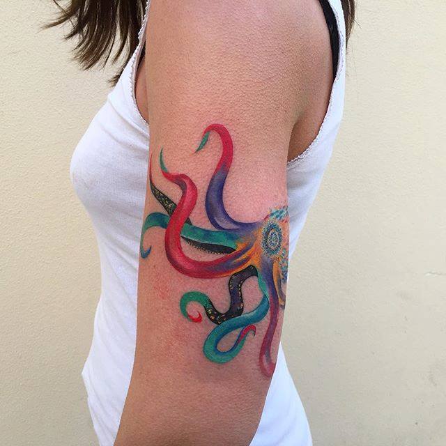 Tatuagens femininas em aquarela Tatuagens femininas em aquarela