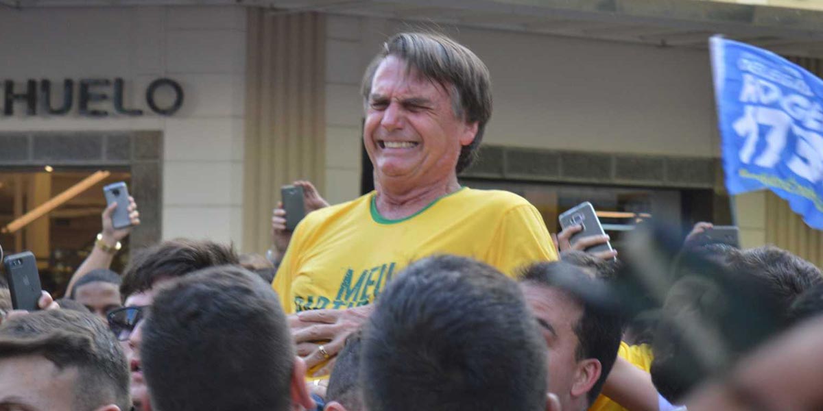 Bolsonaro tem sonda retirada e começará a se alimentar por via oral