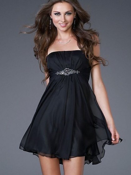 Eyes On Party: Little Black Dress