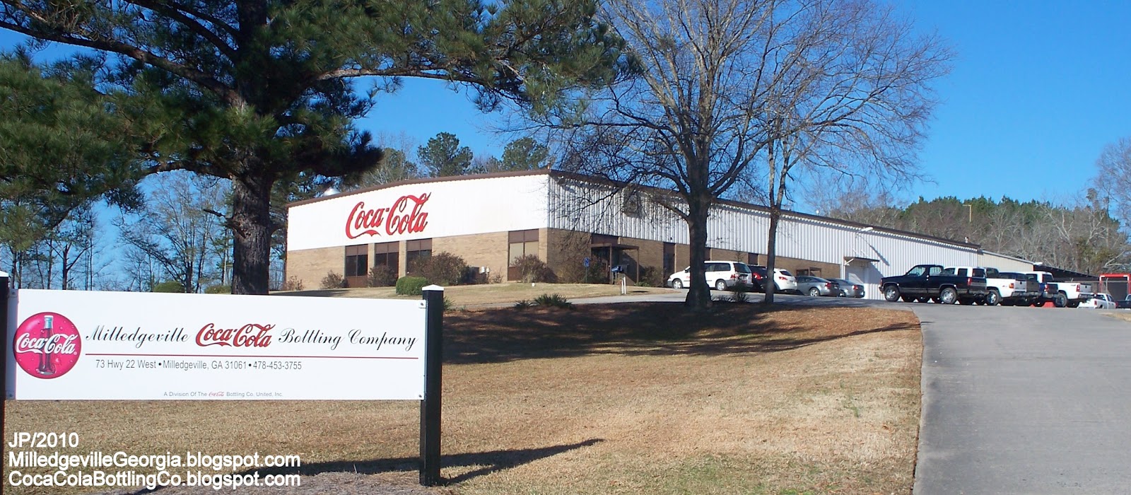 COCACOLA Bottling Co.Plant Photo,Coca Cola Bottle Vending Machine,Coke