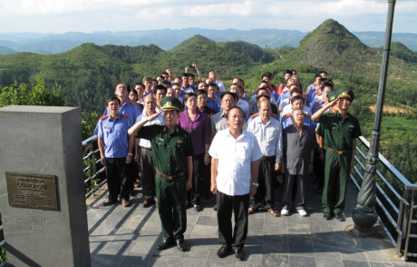 Bộ trưởng Trương Minh Tuấn thăm Đồn biên phòng Lũng Cú - Ảnh 7 Bo truong Truong Minh Tuan tham Don bien phong Lung Cu - Anh 7