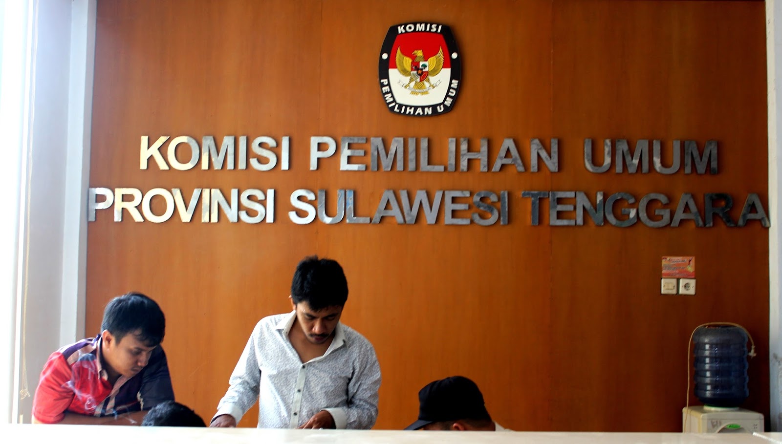 Menyoal Bengkaknya Usulan Dana Pilgub Sultra Capai 400 Miliar Menyoal Bengkaknya Usulan Dana Pilgub Sultra Capai 400 Miliar