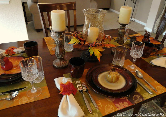 Our Home Away From Home: A SMALL FALL TABLESCAPE