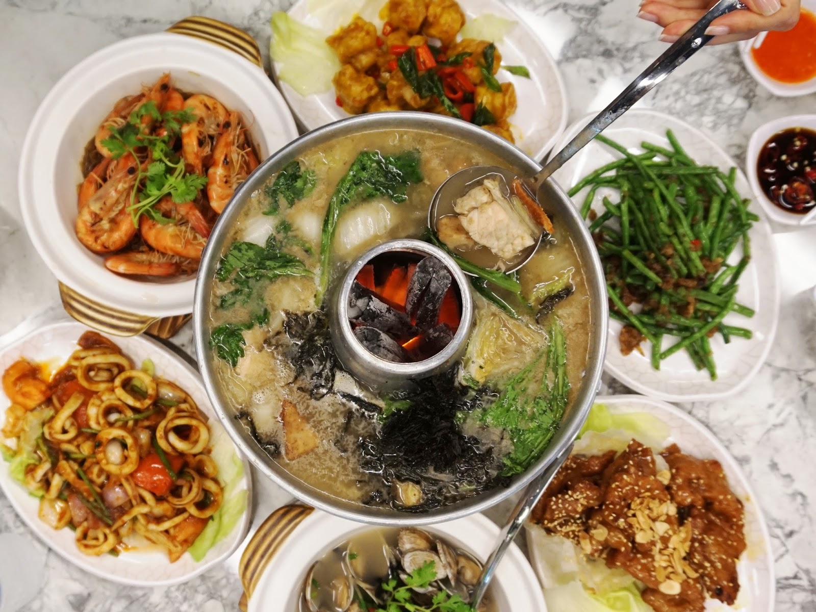 5 Spots in Singapore For the Best Fish Head Steamboat Trending In