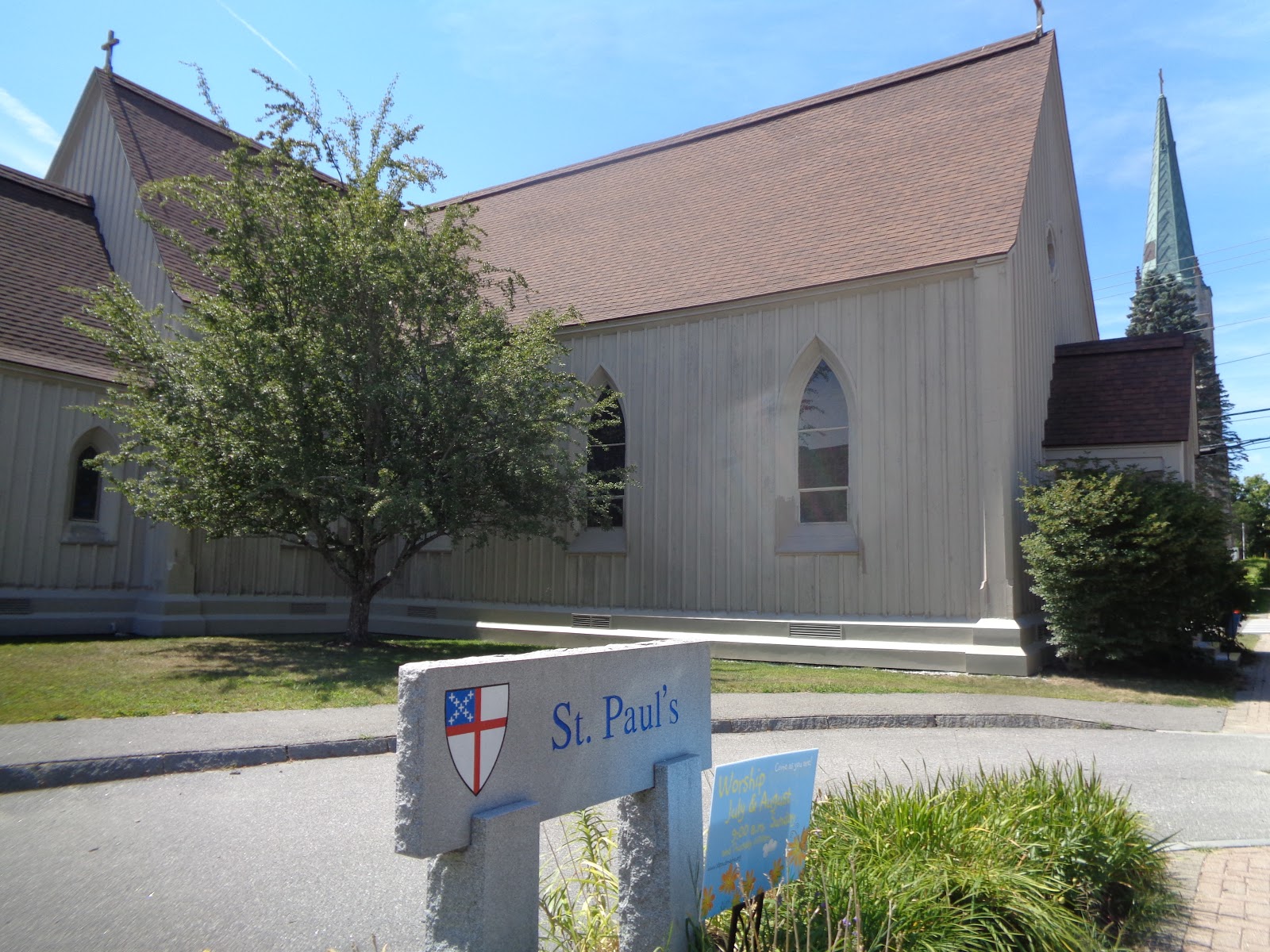 Church and States 14 Maine churches from the outside (and one from the inside)
