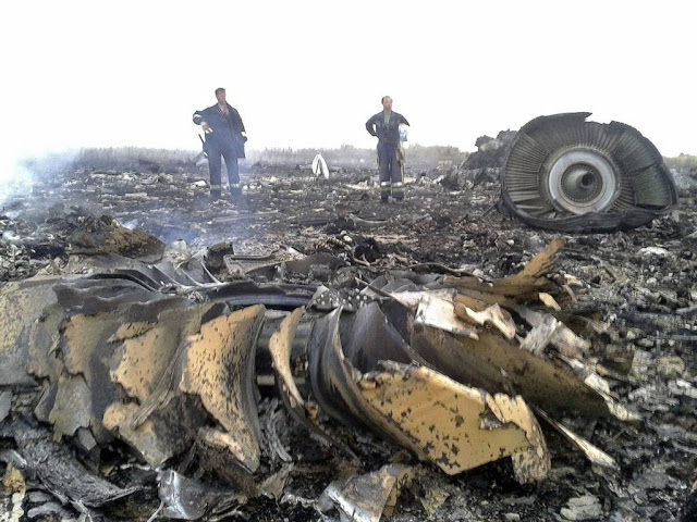 Gambar serta foto MAS MH17 ditembak peluru berpandu