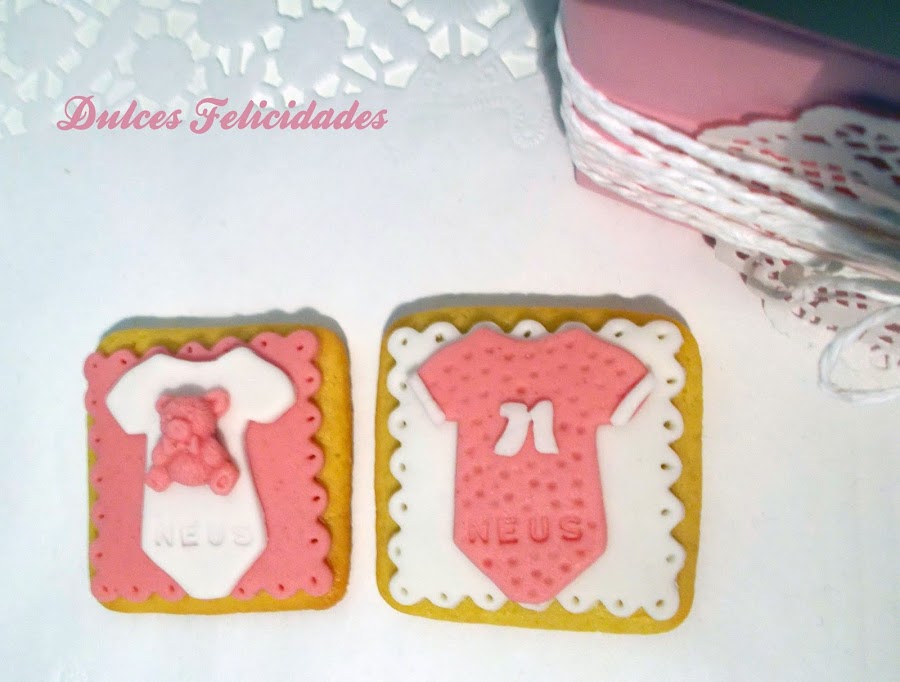 Galletas para bebé con decoración en relieve