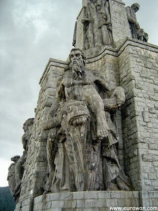 Estatua de la Cruz del Valle de los Caídos