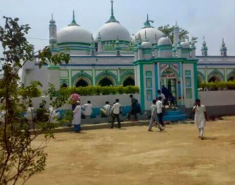 WHAT HEART EXPERIENCES A BEAUTIFUL MOSQUE OF MAHARAJGANJ