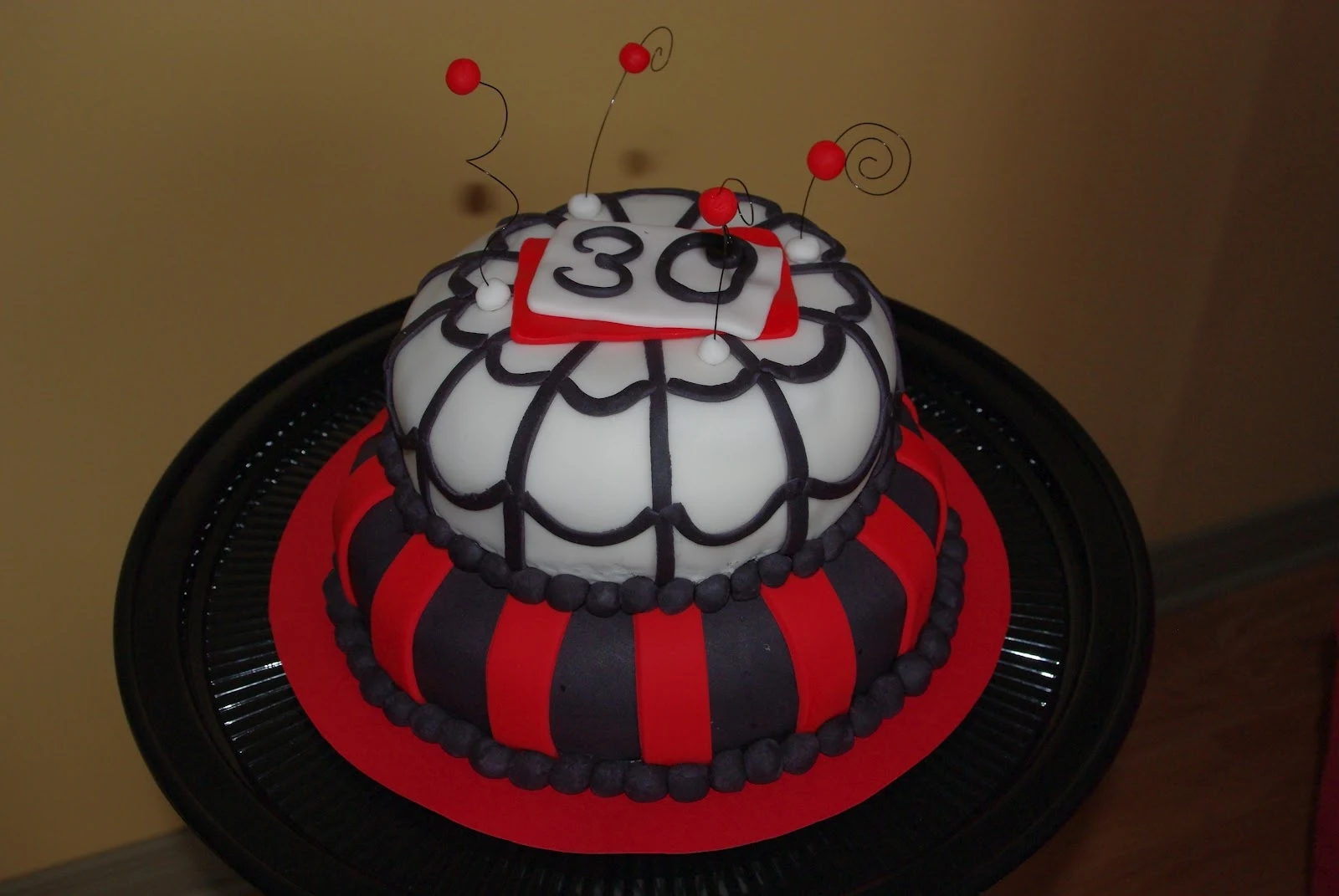 Événement Bon: Gâteau rouge et noir