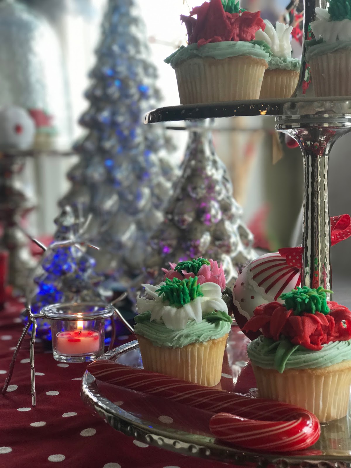 Decorated Mantel Merry Christmas  My Dessert Table