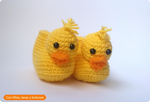 Con hilos, lanas y botones: Ducky Baby Booties (patucos de ganchillo con forma de pato)