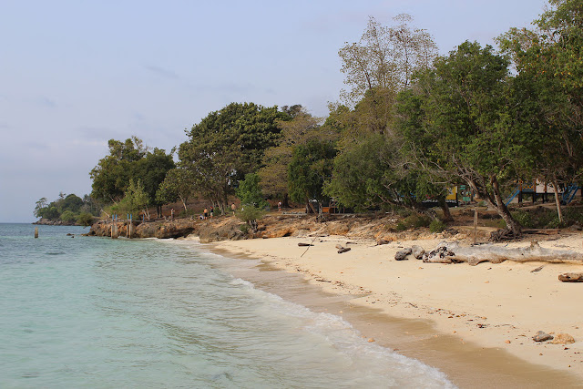 Pantai di Palu