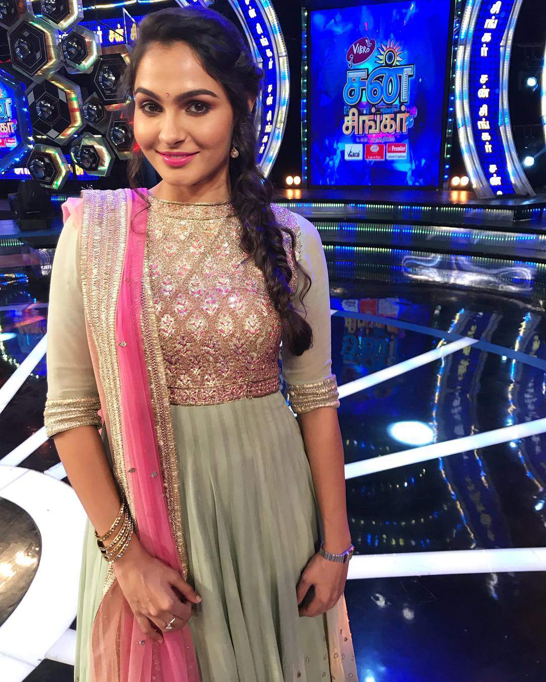 tamil cinema actress andrea jeremiah photo gallery tamil cinema actress andrea jeremiah photo gallery