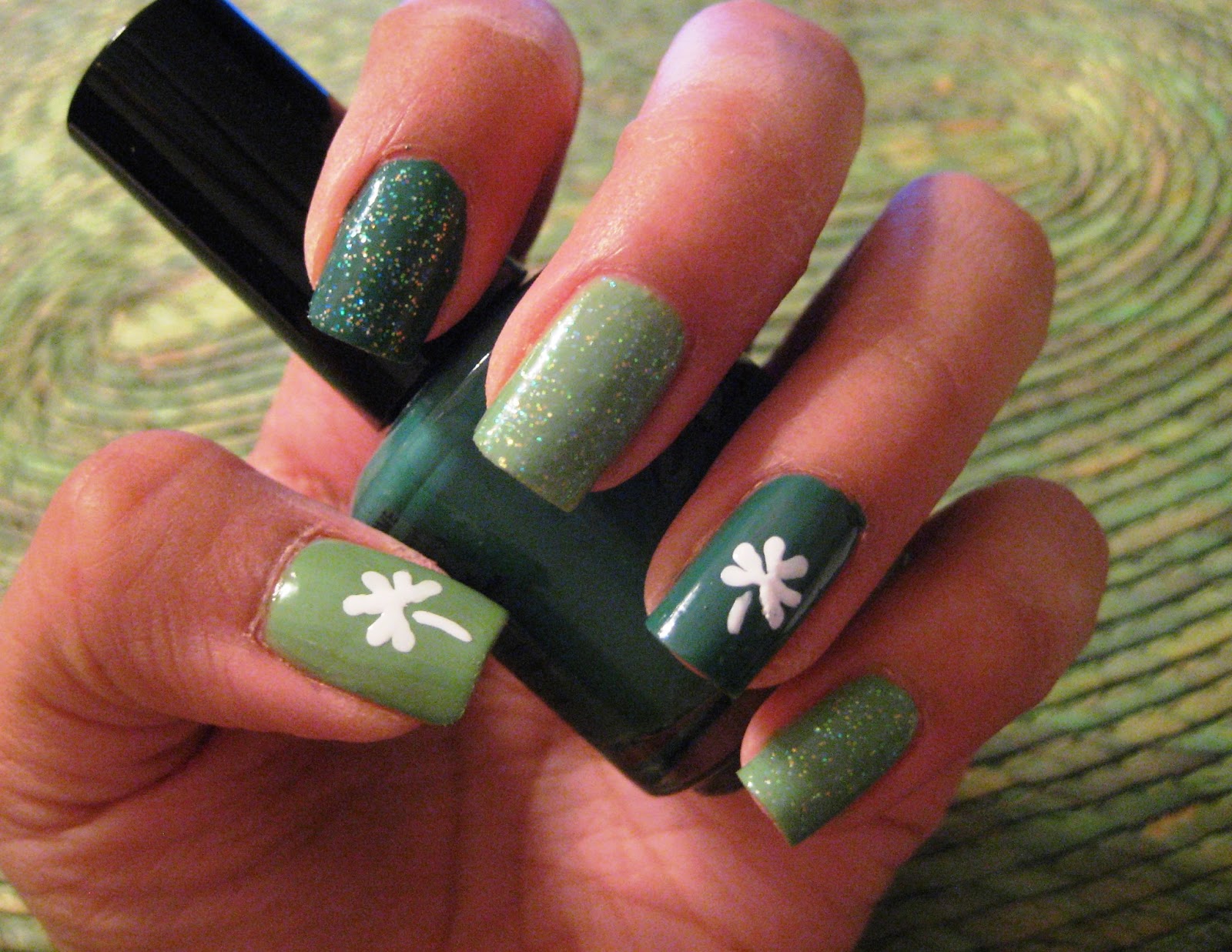 5 Finger Discount Cute Holiday Nail Art on a budget Shamrock Green