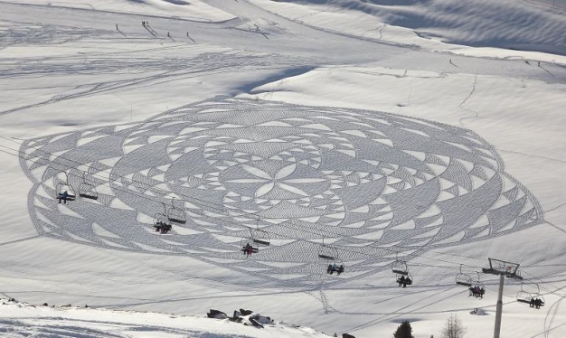 Stunning Snow Patterns by Simon Beck (Snow Art) 2