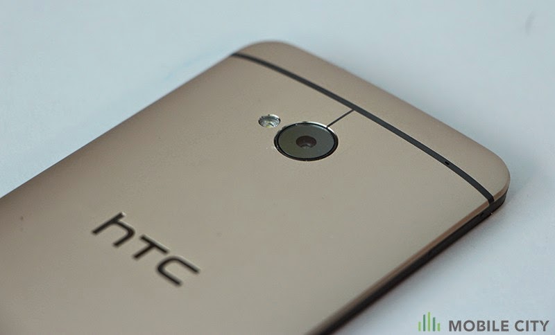 Mở hộp HTC One M7