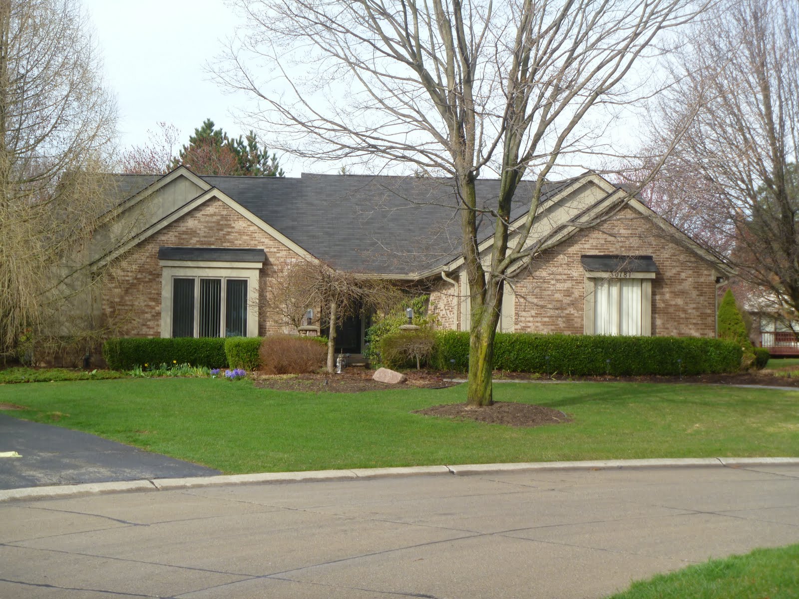 Homes for Sale in Farmington Hills MI Blog Subdivision Three Oaks