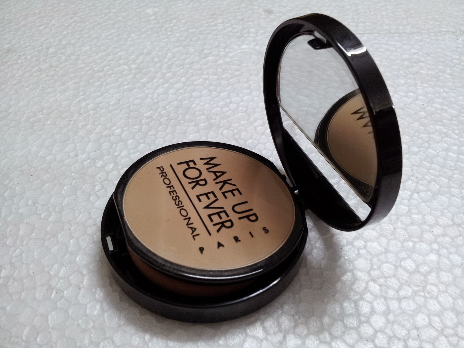 Make Up For Ever Duo Mat Powder Foundation Shade 202 Translucent Beige