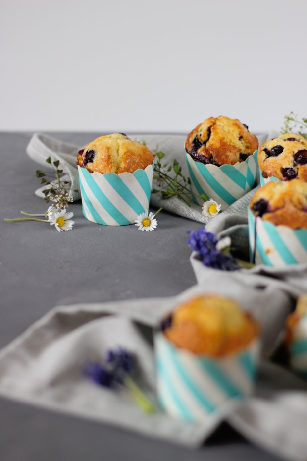 Sahnewölkchen: Mein liebstes Rezept für ruck zuck Blaubeer-Vanille Muffins!