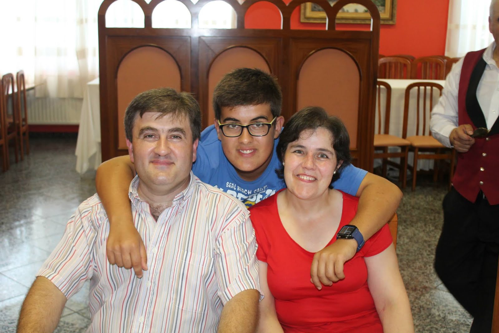 Jesús Señaris Calviño con su esposa e hijo.