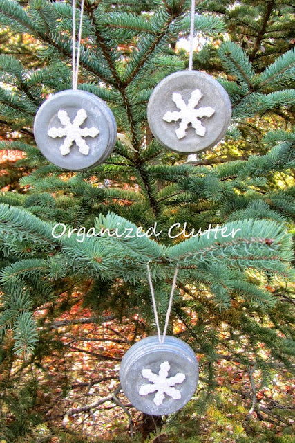 Zinc Jar Lid Christmas Tree Ornaments http://organizedclutterqueen.blogspot.com/2013/10/zinc-jar-lid-christmas-tree-ornaments.html