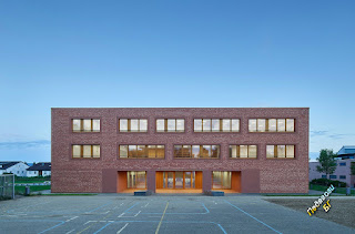 Училище  Firstwald-Gymnasium в Германия