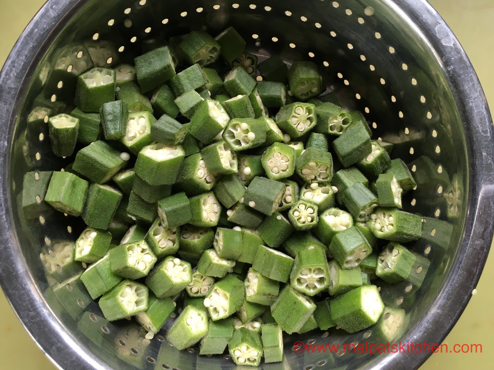 GREEN OKRA CURRY, how to make softgreen Vendakka/Okra curry Malpats