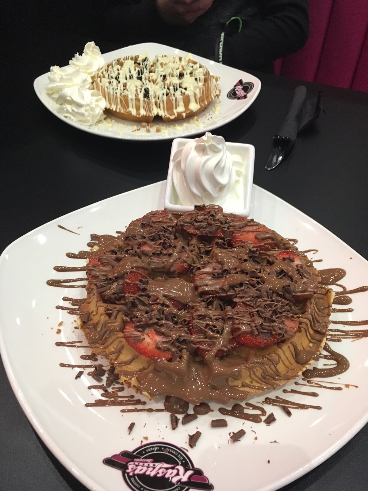 Kayleigh Platt Kaspa's Desserts Leeds Review