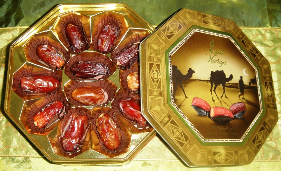 to LovelyGreenDiary! Luxury Dates Collections & Arabian Finest