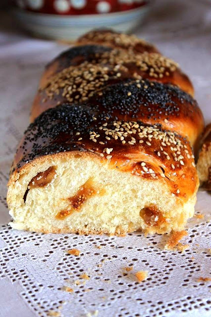 il pane dolce dello shabbat con lievito madre, come un abbraccio e una coccola