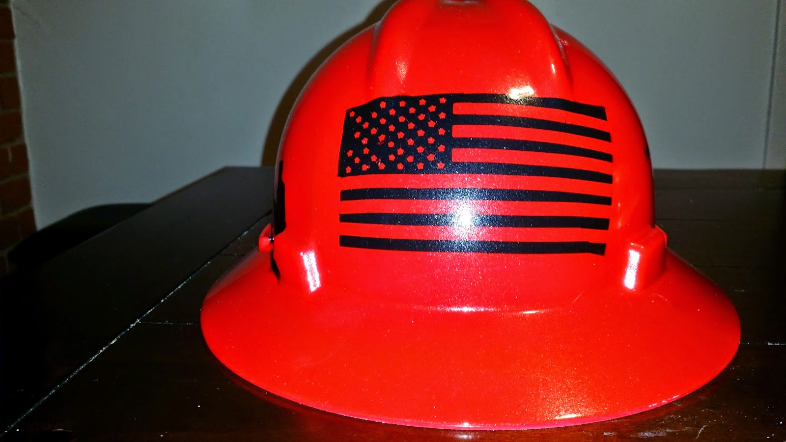 Zimmer DesignZ Custom Paint Halliburton and UT hard hats this weekend.