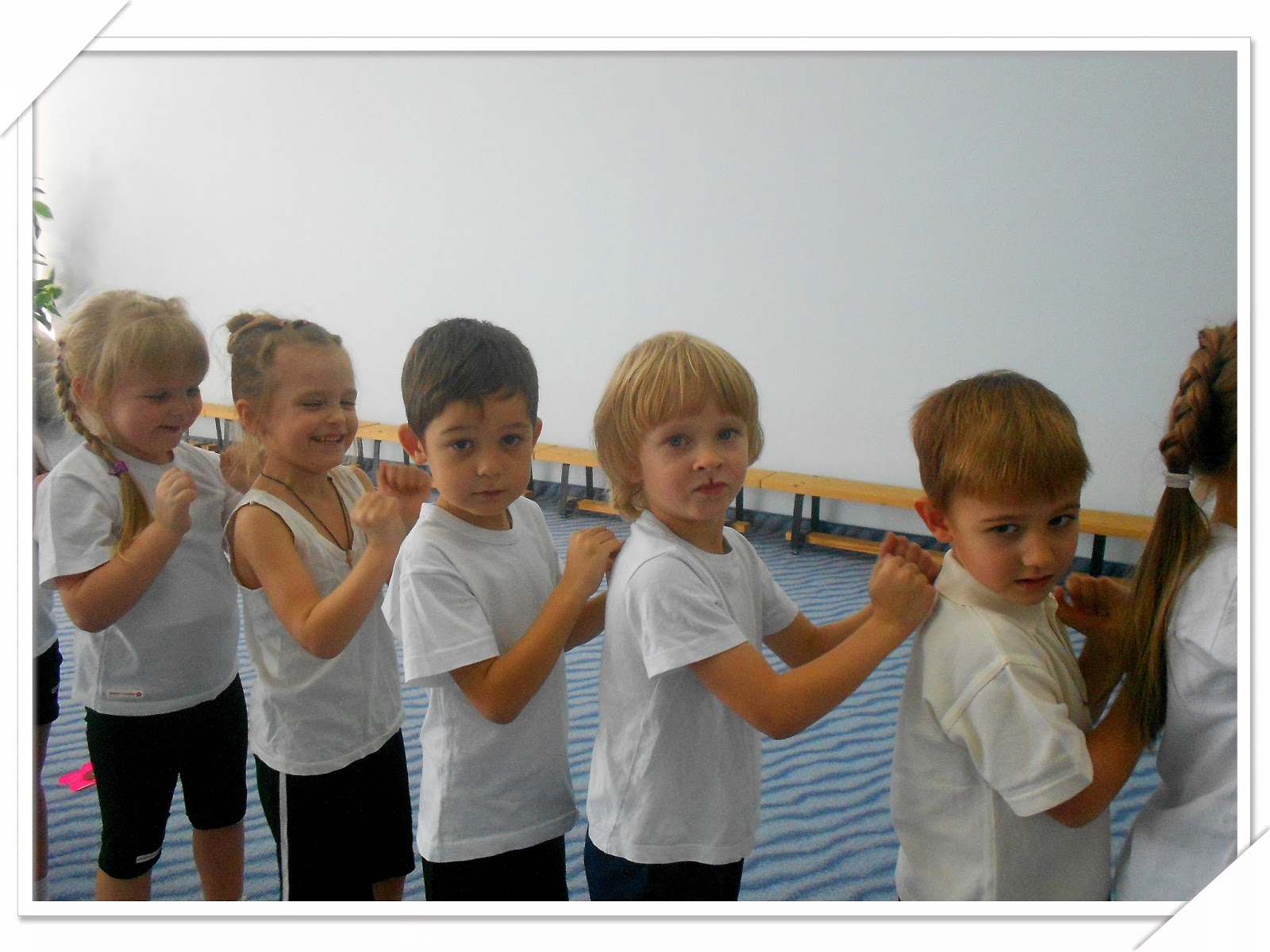 Открытки туған күніңмен на казахском. Веселая зарядка. Музыкальная зарядка в старшей группе. Веселая зарядка на канале +радость моя. Гимнастика в детском садике.