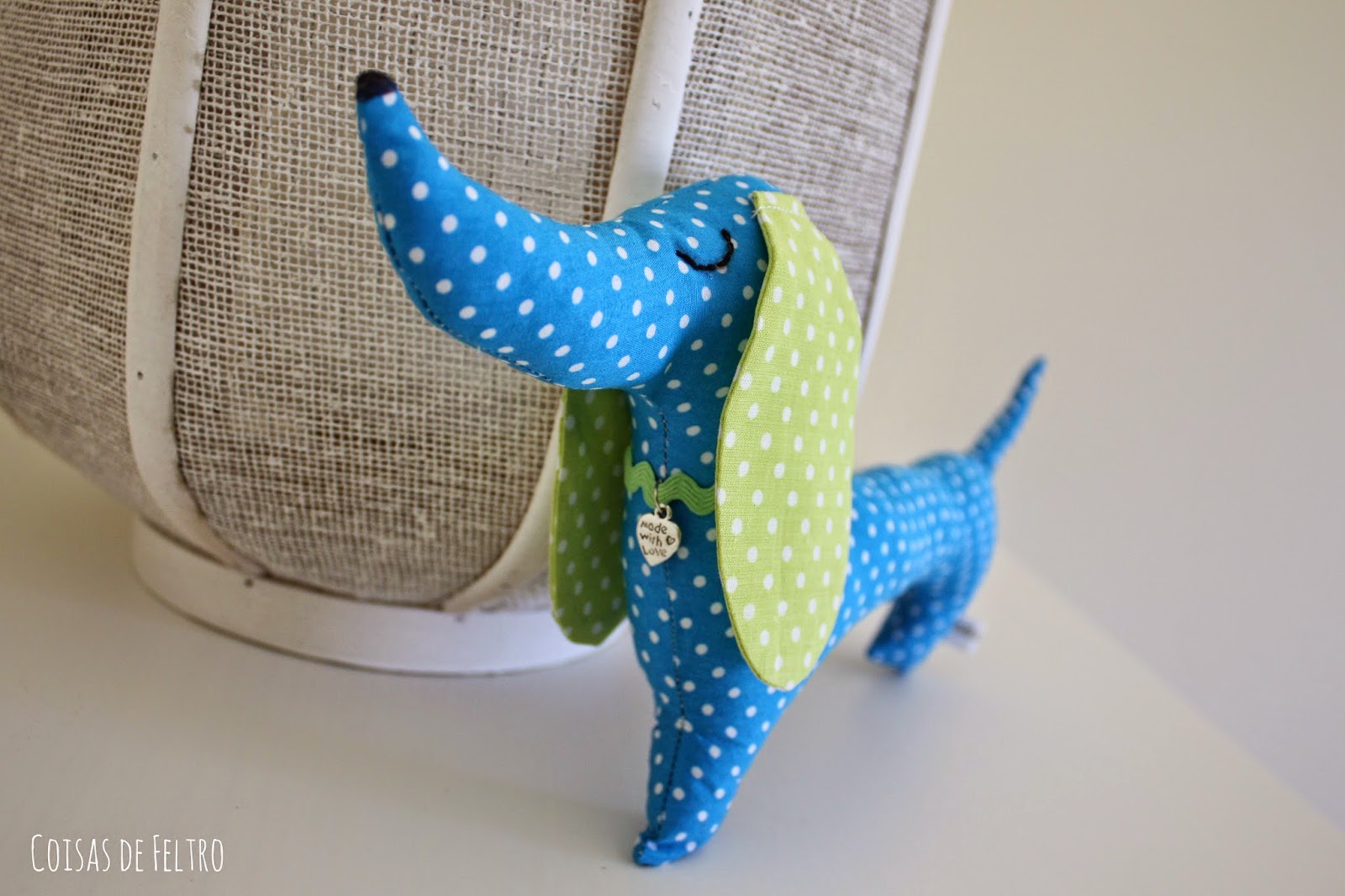 Caozinho em tecido Teckel