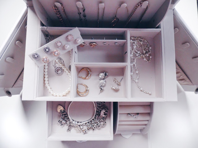 jewellery box 