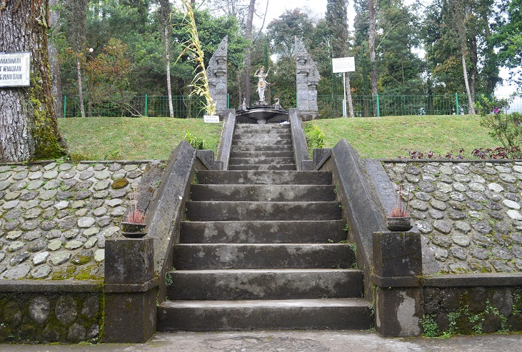 Puri Saraswati Candi Cetho - Adat Budaya Indonesia
