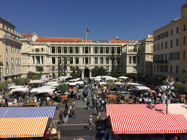 en sandales dans le vieux nice les petites bulles de ma vie