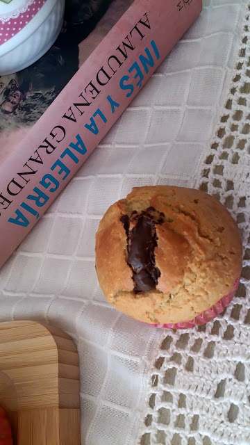 muffins leche de coco arándanos chocolate negro desayuno merienda postre tiernos esponjosos húmedos sencillos rápidos magdalenas copete