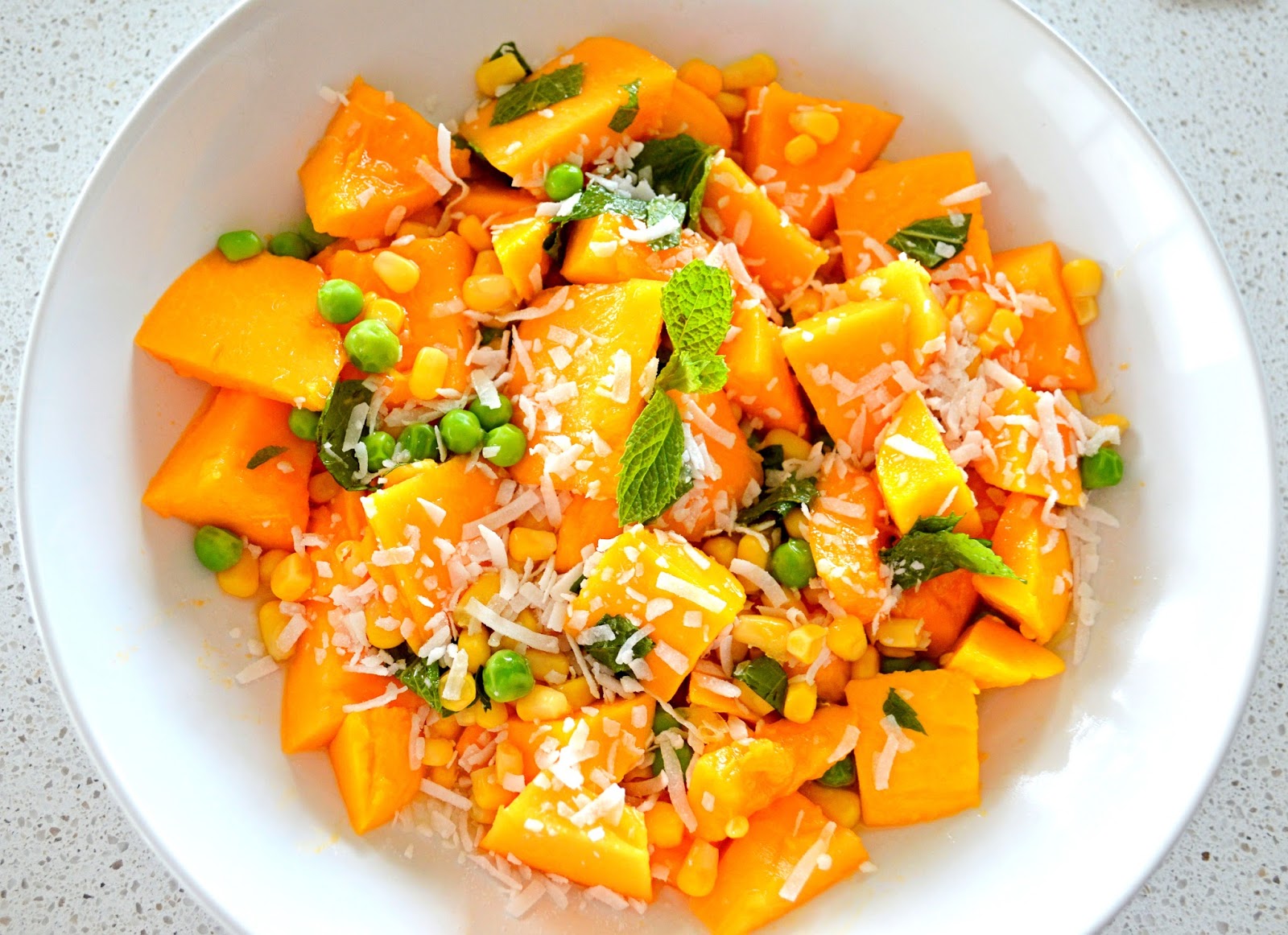 Whealthy House: Papaya and mango salad