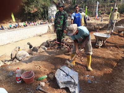 TANGAN TERAMPIL WARGA SUKOREJO SAAT BERSAMA TTMD TANGAN TERAMPIL WARGA SUKOREJO SAAT BERSAMA TTMD