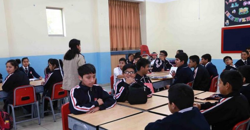 Proyecto de Ley aprobado en el Congreso propone reponer de forma automática a 14,850 Docentes Interinos Proyecto de Ley aprobado en el Congreso propone reponer de forma automática a 14,850 Docentes Interinos