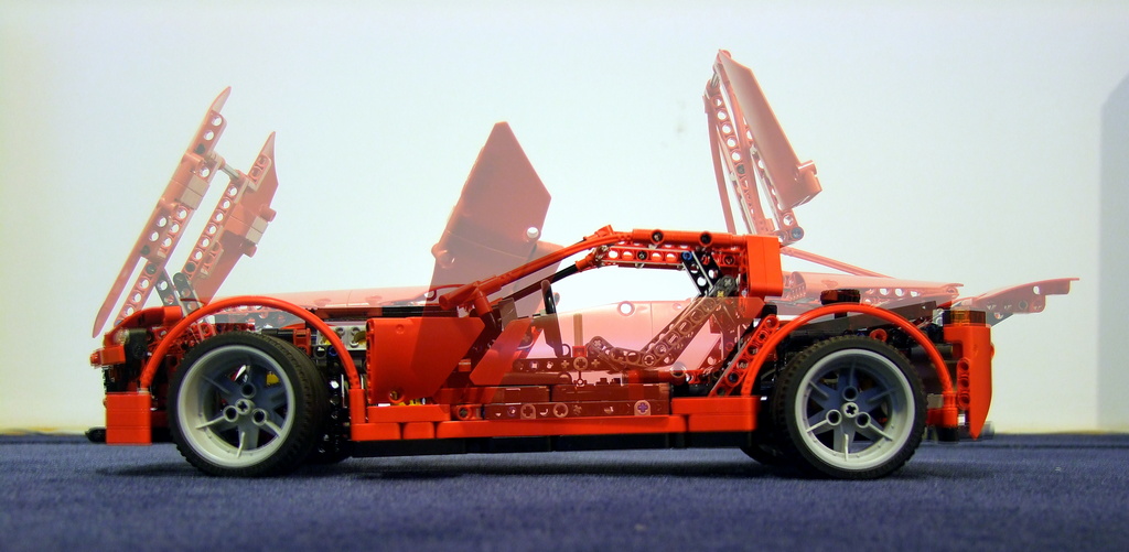Lego Technic 8070 Super Car Review: A serious road beast