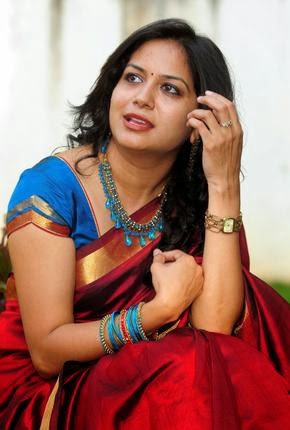 singer-sunitha-in-anaamika.jpg