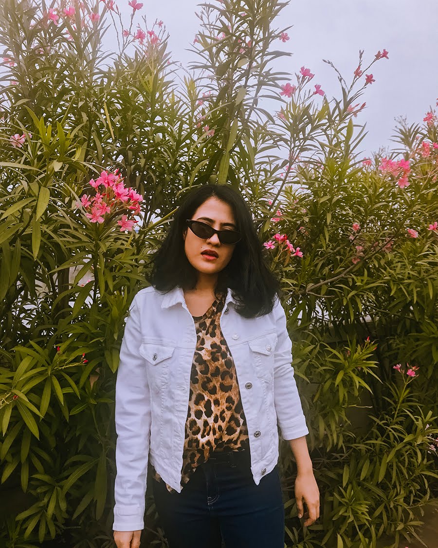 3 WAYS TO STYLE YOUR LEOPARD PRINT FOR THIS FALL leopard blouse, jaguar print, leopard print top, white denim jacket