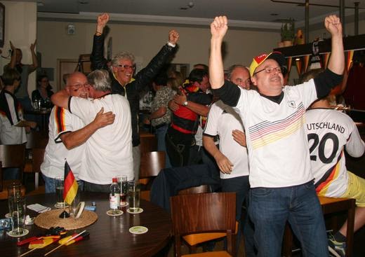 Rauch Und Heisse Stimmen Supertalent Macht Halt In Nurnberg