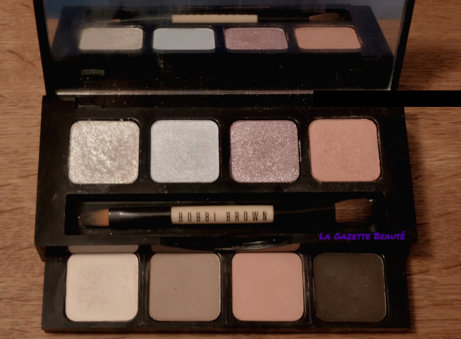 La Gazette Beauté Katie Holmes, égérie Bobbi Brown (et fond de teint