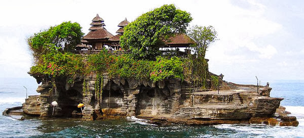  pura Tanah Lot, pura Tanah Lot bali, pura Tanah Lot di balai, pura Tanah Lot di bali indonesia, tempat wisata di bali, tempat wisata di pulau balai, tempat wisata di pulau baling yang paling terkenal, pura di bali, pura di bali indonesia, pura yang terkenal di bali,