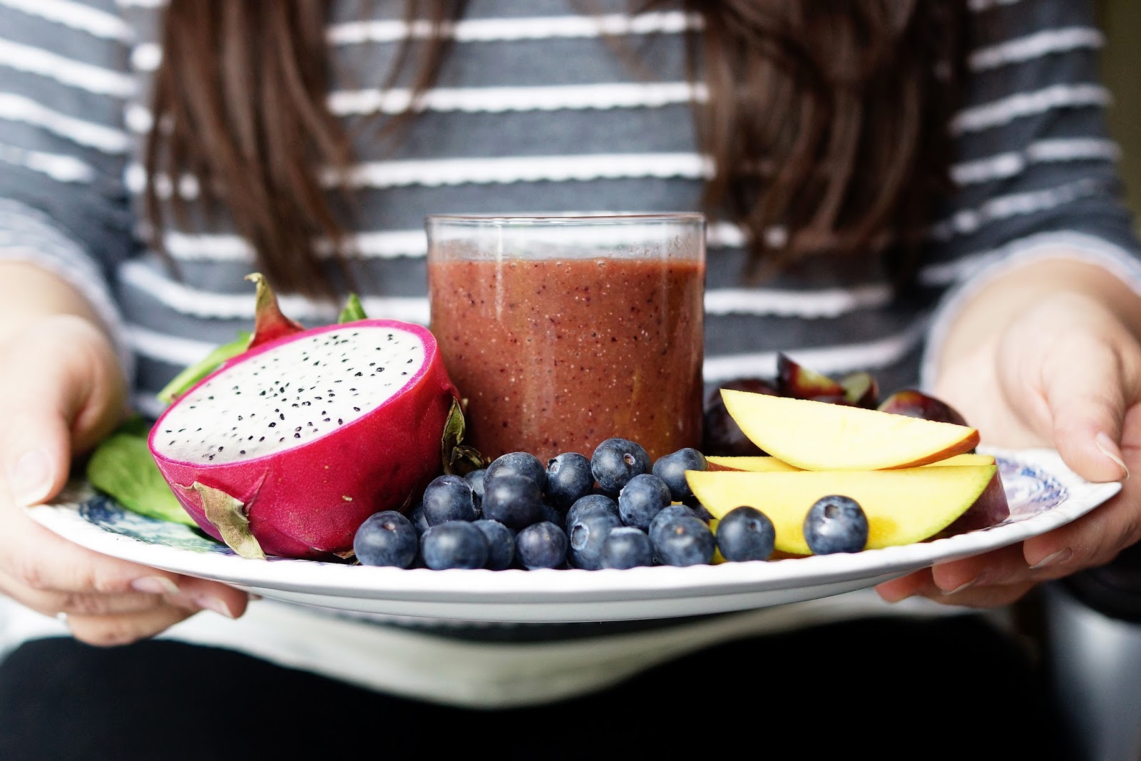 barely-there-beauty-blog-healthy-recipes-smoothie-glowing-skin-food-photography