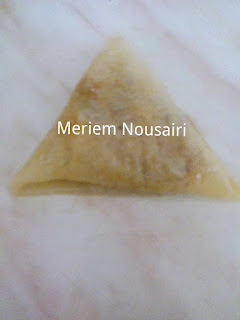 البريوات المغربية في الفرن بحشوة الدجاج و الخضر من عند لالة مريم البريوات المغربية في الفرن بحشوة الدجاج و الخضر من عند لالة مريم